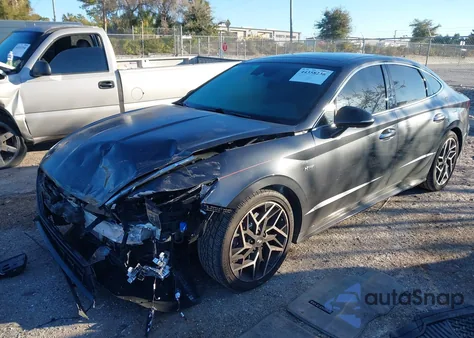 2021 Hyundai Sonata N Line z USA, uszkodzony, nr VIN 5NPEK4JCXMH130800
